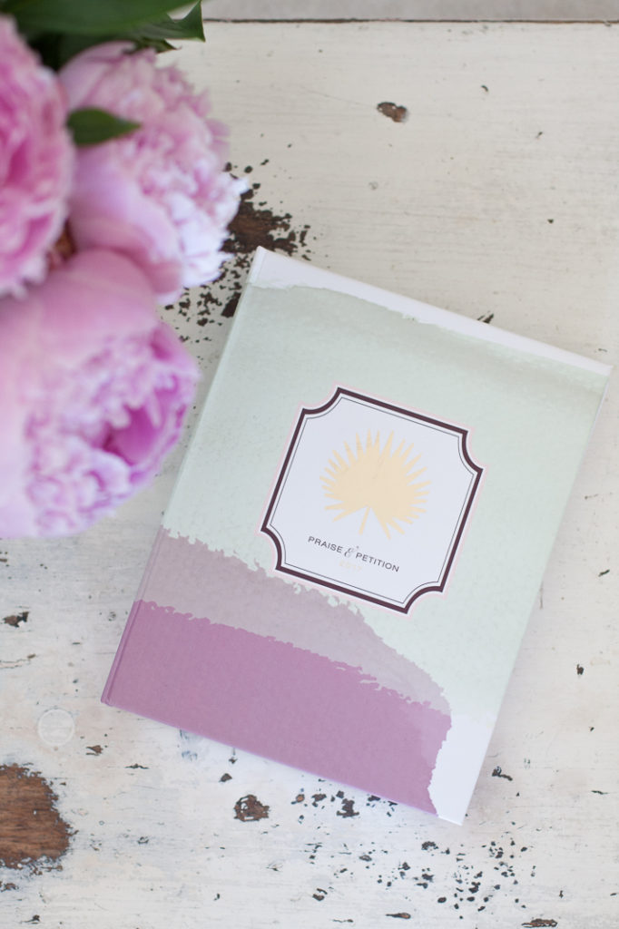 How to Be Less Scatterbrained: 5 Easy Ways featured by top Nashville lifestyle blogger, Pearls and Twirls