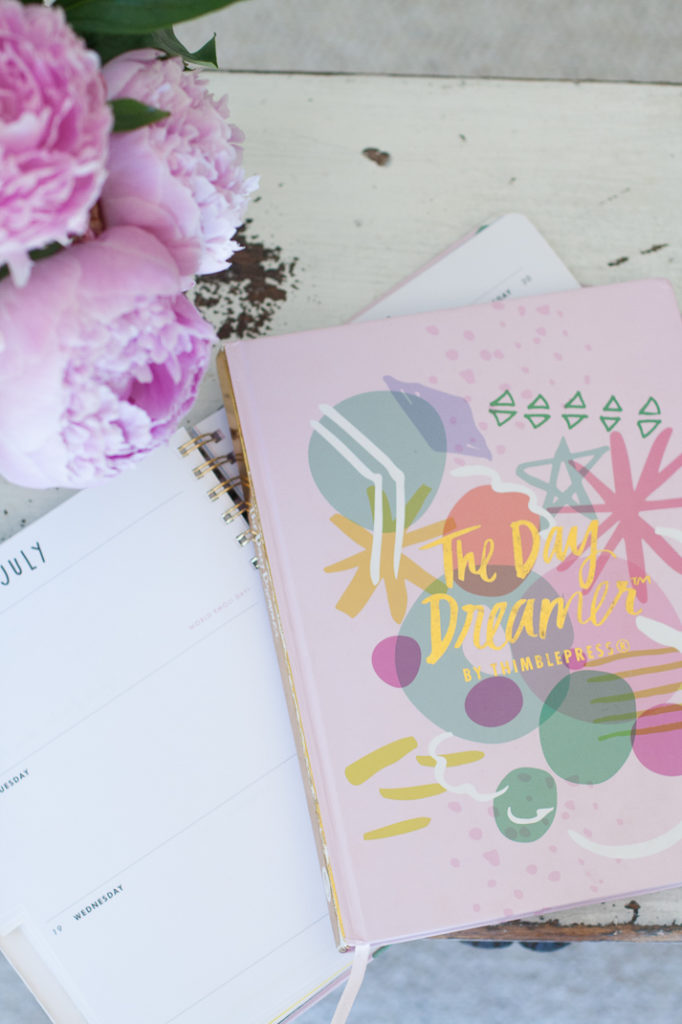 How to Be Less Scatterbrained: 5 Easy Ways featured by top Nashville lifestyle blogger, Pearls and Twirls