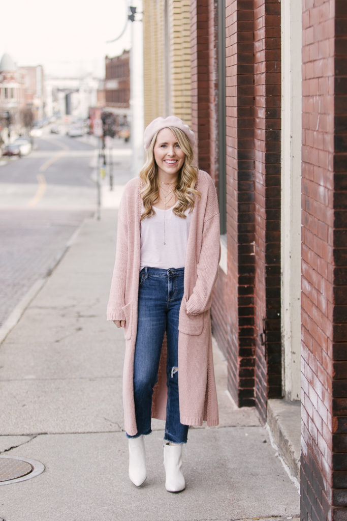 How to Wear a Pink Beret